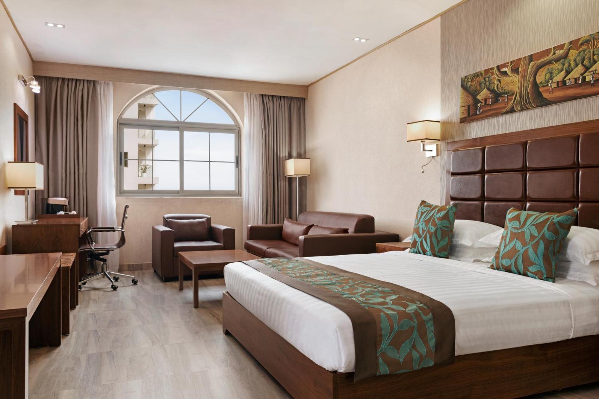 Days & By Wyndham Dakar