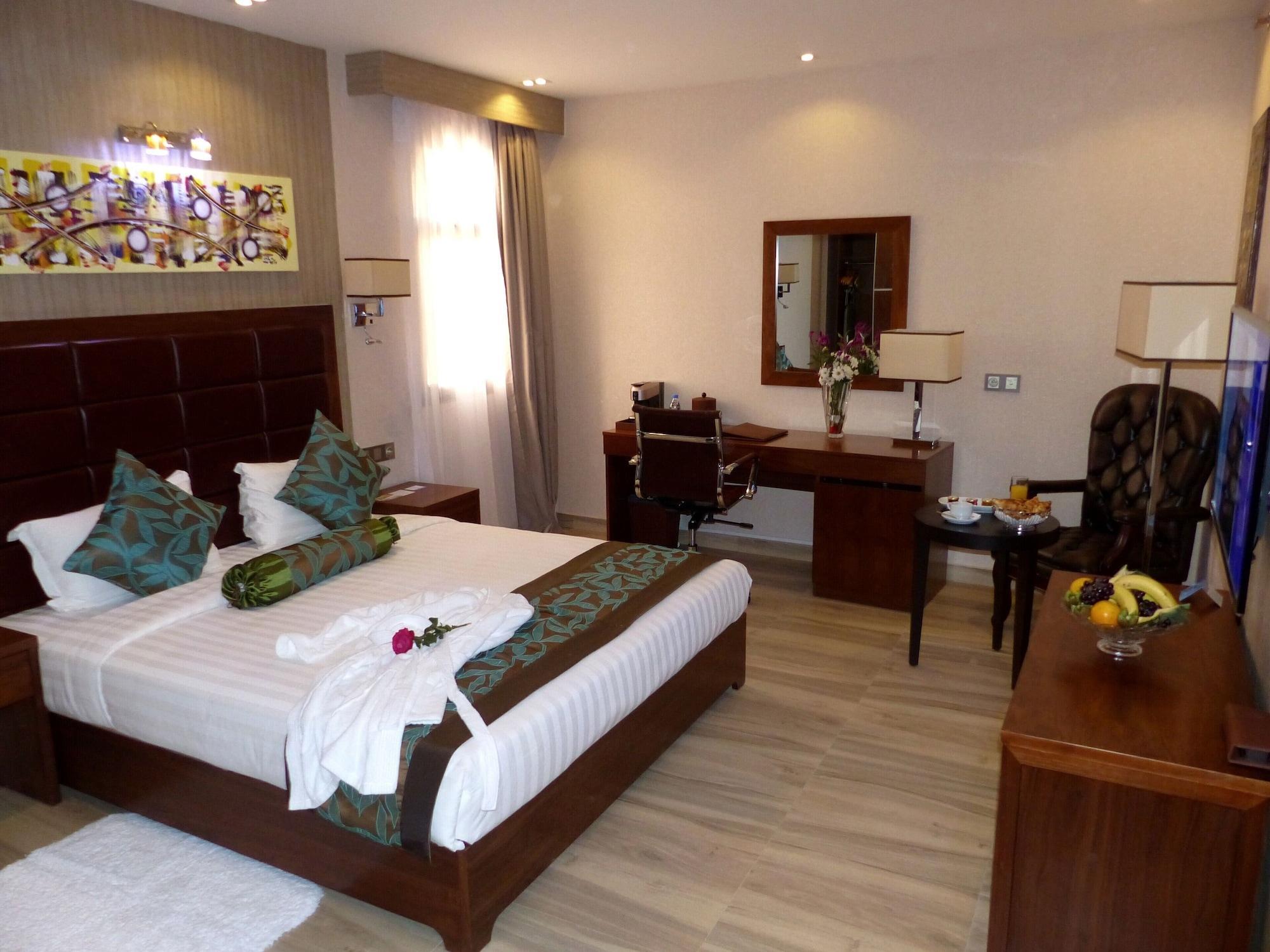 Days & By Wyndham Hotel 4*